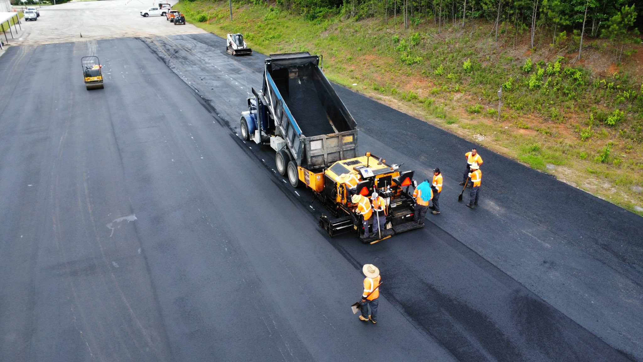 5 Signs Your Asphalt Paving Has Inadequate Drainage