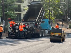 5 Benefits of Choosing Asphalt Paving Over Concrete for Commercial Properties